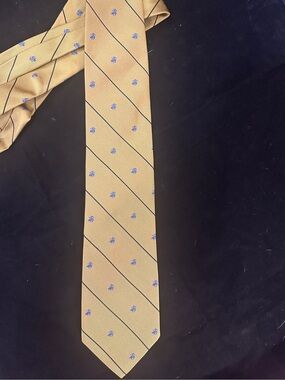 NWT Brooks Brothers Gold Tie with Blue Motif and Diagonal Stripes